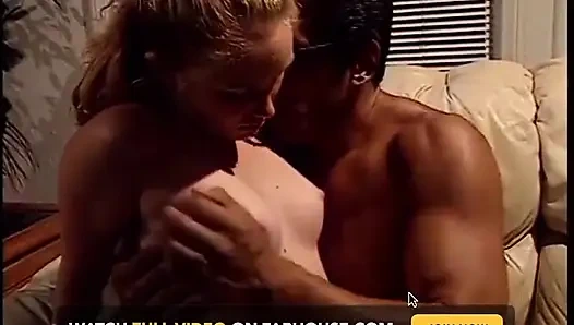 Genç sürtük olgun ve sert bir yarakla uyandı