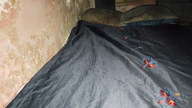 Yatakta sürtüşmeden elde olduğun eğlence