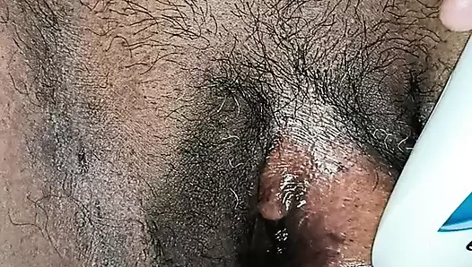 Hintli kadın erkek arkadaşını aradı