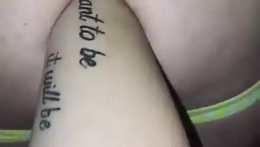 Evli kadın kocasına yumruk sokma eğitimi alıyor