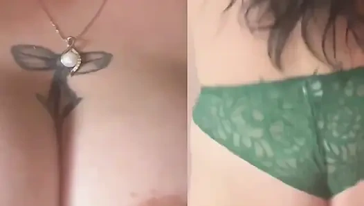 JOI Göğüsleri Vs Popo