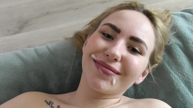 Web kamerası modeliyle halka açık seks