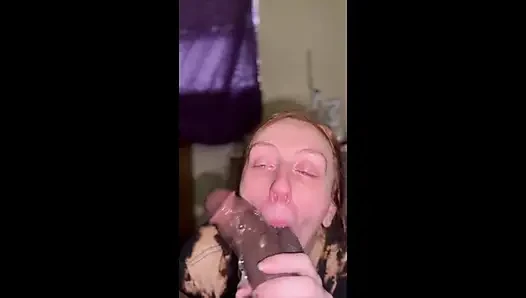 Mariecream sıkı şortu ham olarak parçalıyor