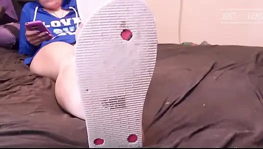 Kirli flip flop dangle