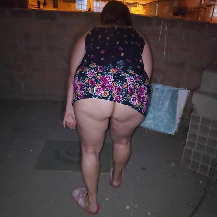SOKAKTA AZGIN BIR MILF BULUYORUM