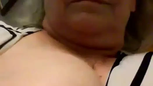 72 yaşındaki memeler