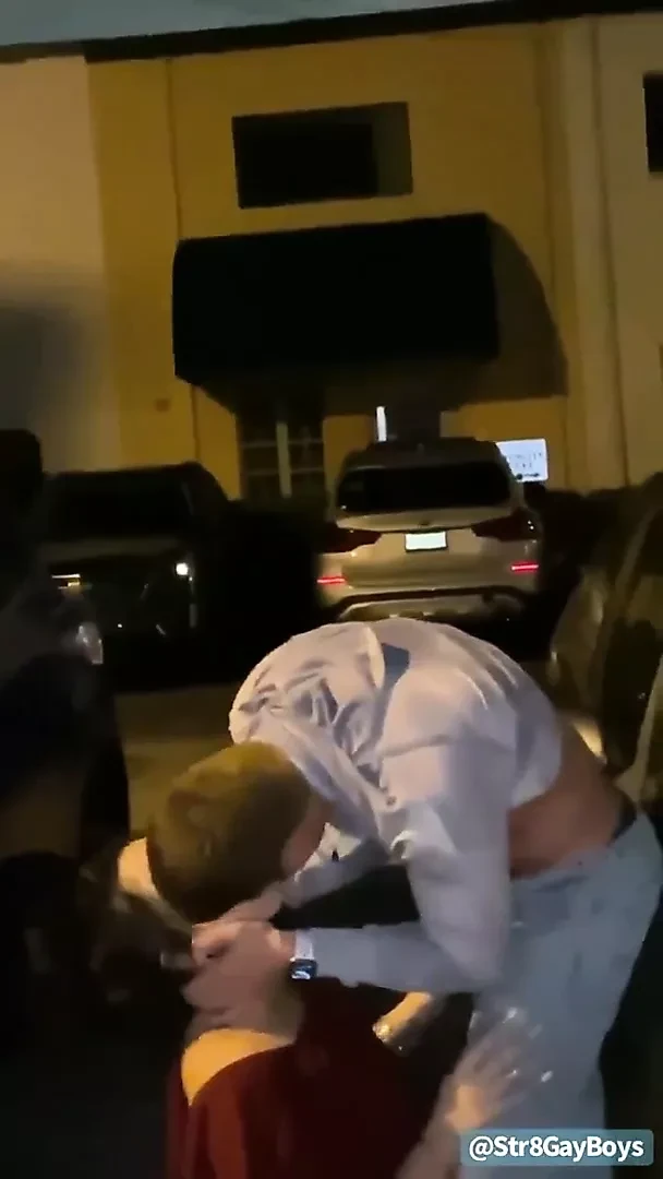 Dostum çok azgın herkes sikini yalayabilir