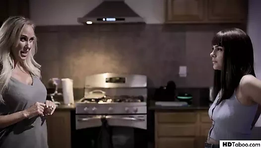 İki eş aynı adamı sikiyor! bu bir problem (lezbiyen sahnesi)