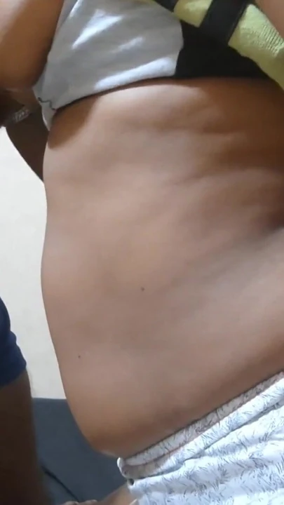 Знаковый момент из "Тамильская дези жена соблазняет свеща потрахаться"