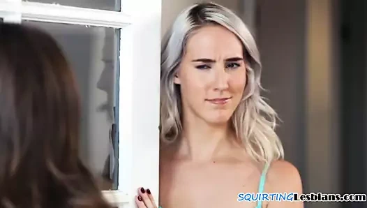 Alt dyke baştan tarafından oyuncak bebek