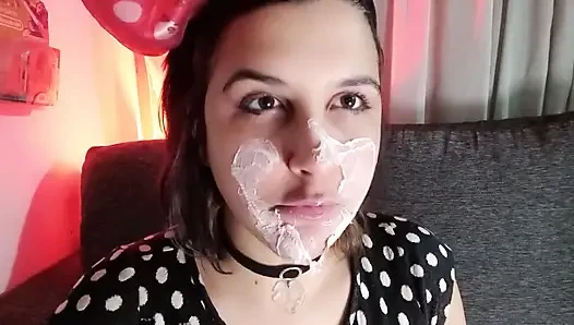 Baloncuk pisliği yapıyor - minnie kıyafeti - tavşan tezgahçı