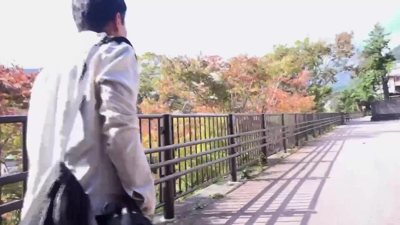 मैं पहाड़ों कि एक निश्चित जानकारी पत्रिका में प्रसिद्ध हो गया था में गहरी एक गर्म वसंत रिसॉर्ट का दौरा किया।