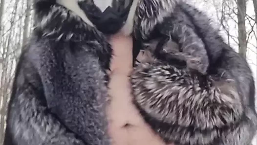 Ormanda kürk eğlencesi