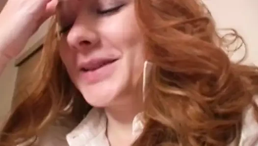 Kasabadaki en seksi solo bebek erkeğini baştan çıkarıyor