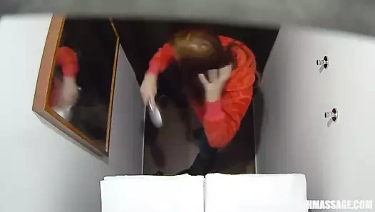 Ücretsiz masaj var! beni emecek misin