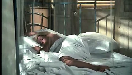 Catherine deneuve (üstsüz)