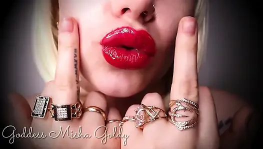 Orta parmaklarım ve aşağılamalarım kırmızı dudaklarımdan aldığın bir ereksiyonu vurmaz, ama hatta arttırır!