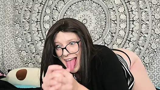 Aldatan evli kadın güvensiz kocasını aldatıyor