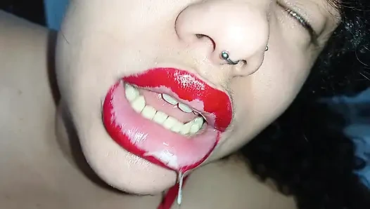 Kahretsin bu şüphesiz dünyanın en iyi oral seksi, çok fazla sikişiyor