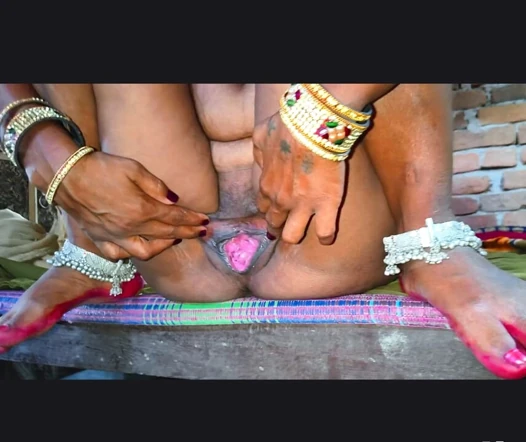Sasural se aaye new married girlfriend ko boyfriend ne romantic mood se boobs daba ke bedroom sex kiya