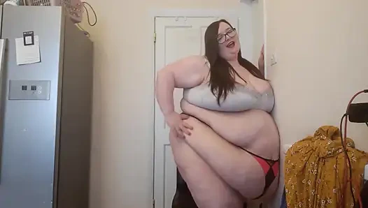 Ssbbw g ipleri deniyor şişman vücudunu gösteriyor