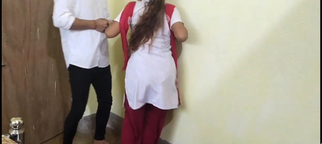 Hintli üniversite öğrencileri sınıfta kimse yokken ki ghapaghap videosu