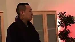 Klitorissa'nın olgun bir çift çifte üçlü sekse derin saygısı