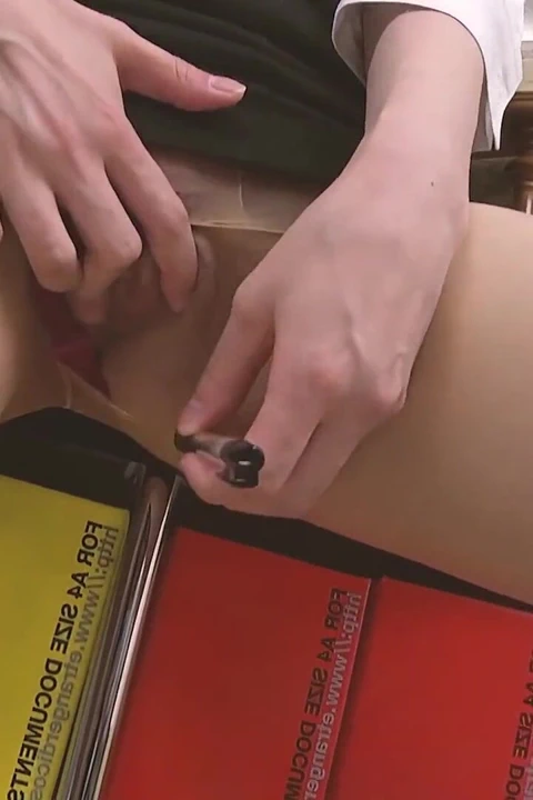 Nippon muhteşem sahne 4_slim Japon sekreter ofiste iş arkadaşıyla sert seks yapıyor