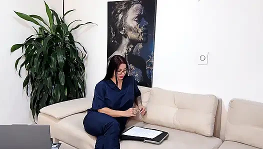 Psikolog Silvana Lee ile Çift Terapisinde Püriten Çift, La Rola ve Brian Evansx ile Üçlü Seks Yapıyor