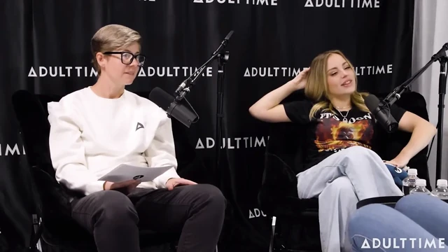 Gizelle Blanco ve Anna Claire Feromonları Bulutlar, Makaslama ve Çalı | Adult Time Podcast