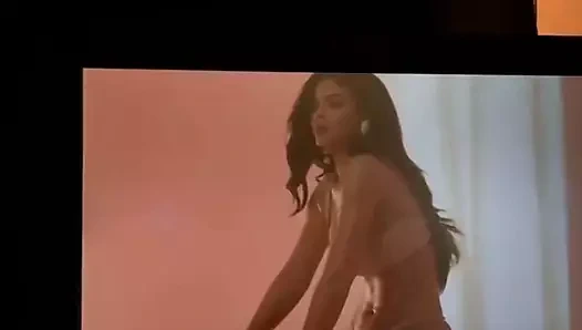 'kylie j.' seksi modelleme çıkışları