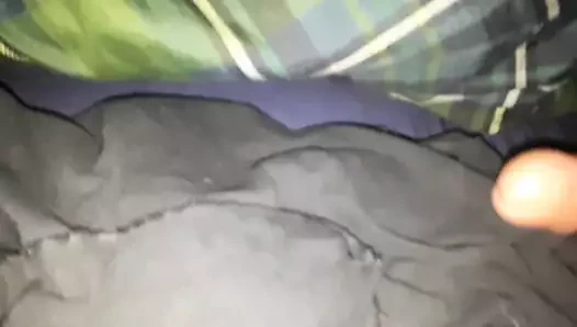 Çarşafların altında pislik ve boşalmak