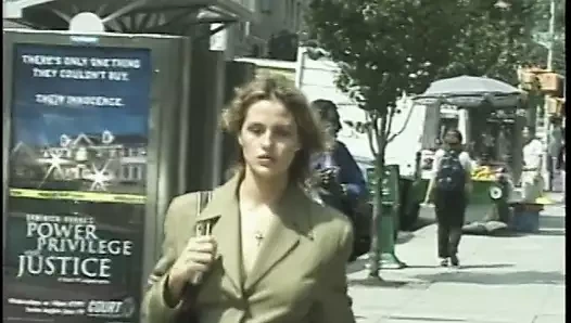 Bu kızıl saçlı pis sürtük kız arkadaşını eğlence için cezalandırır