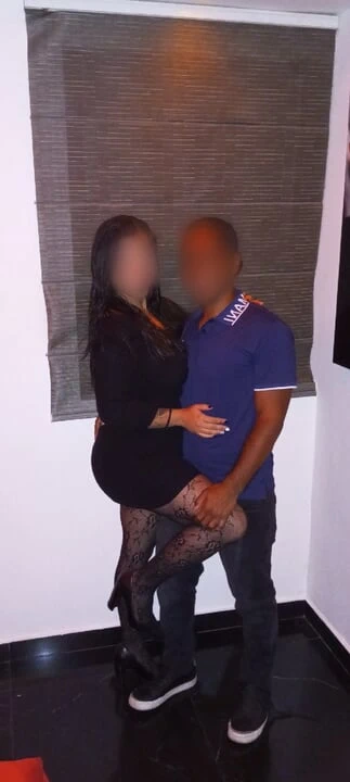 Sonunda üvey oğlumun beni sikmesine izin verdim, üvey oğlumu sikiyorum.