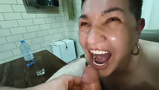Секс в бассейне