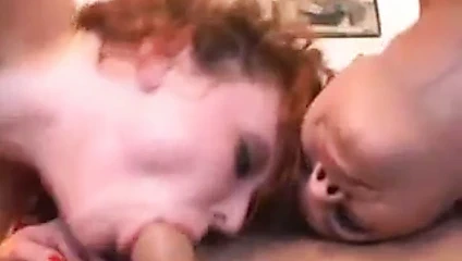 2 sürtük göt deliğini parçalıyor