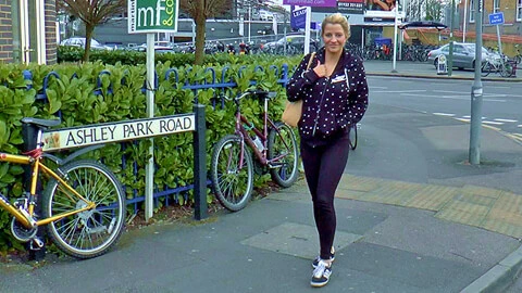 Eski ben hazır için sikme bir küçük civciv sıkı pislik