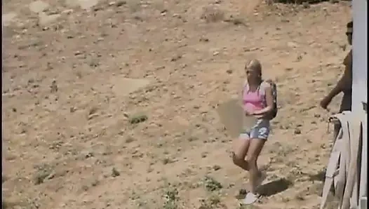 Brooklyn Rhodes 18 yaşında. Brooklyn Rhodes,Lee Stone - sapık orta yaşlı seksi kadınlar