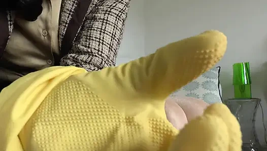 Paskalyada sperm pompalanacak! Gerekirse sağım eldivenleri ile bile! Lady Victoria Valente