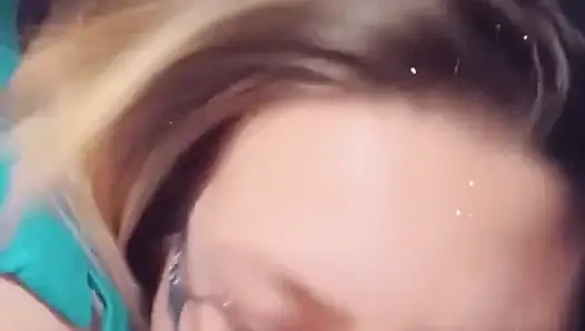 Çalışırken yarağını emiyor, emmeli ve çalışmalı