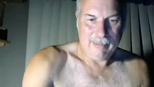 Yaşlı adam kameraya boşalıyor 38