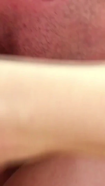 Волнующий момент из "Тинка с идеальным телом получает огромный хуй и глубокий анал в конце ступнями"