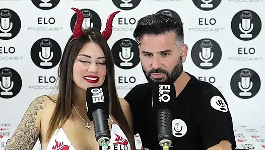 Sara Blonde ağzıma😈 tükürüyor