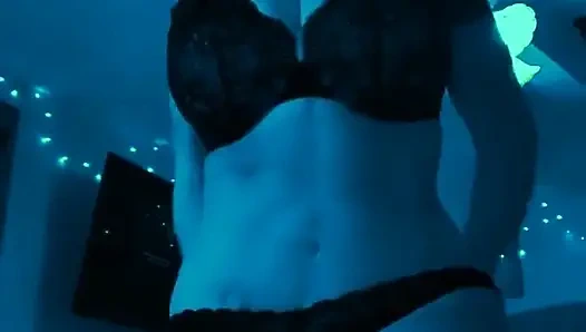 Kızlar seks ve sürtük seviyor