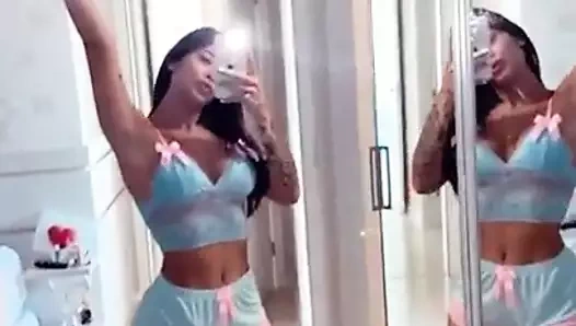 putinha de pijama colado