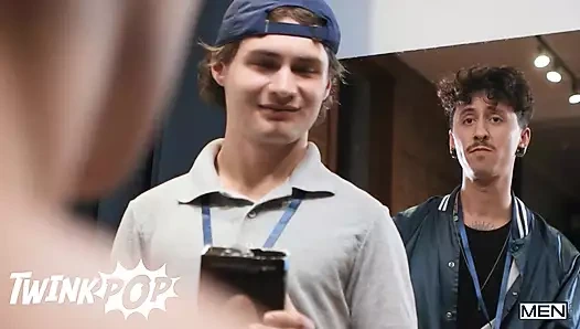 Malik Delgaty thomas feller'ı sikebilmesi ve ona tam porno yıldızı deneyimini yaşat edebilmesi için ara veriyor - twink pop