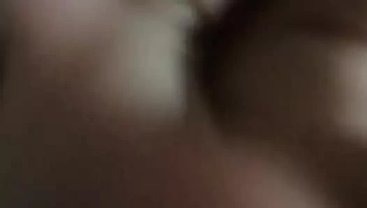 Ekran üzerinden nazik sevimli ev dokunuşu