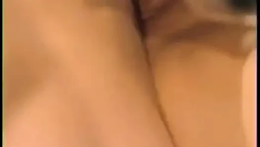 Yırtık erkekler dildo odasındaki tüm deliklere giriyor