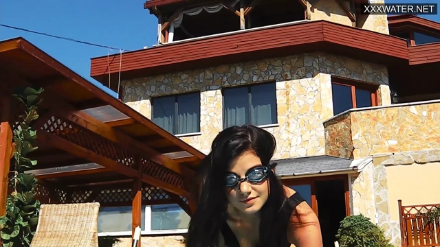 Jacqueline umut sualtı çıplak mastürbasyon