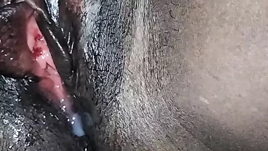 38 yaşındaki üvey kardeşim gece odama geldi. onun güzel siyah amını filme aldım. o amcığı seviyorum.